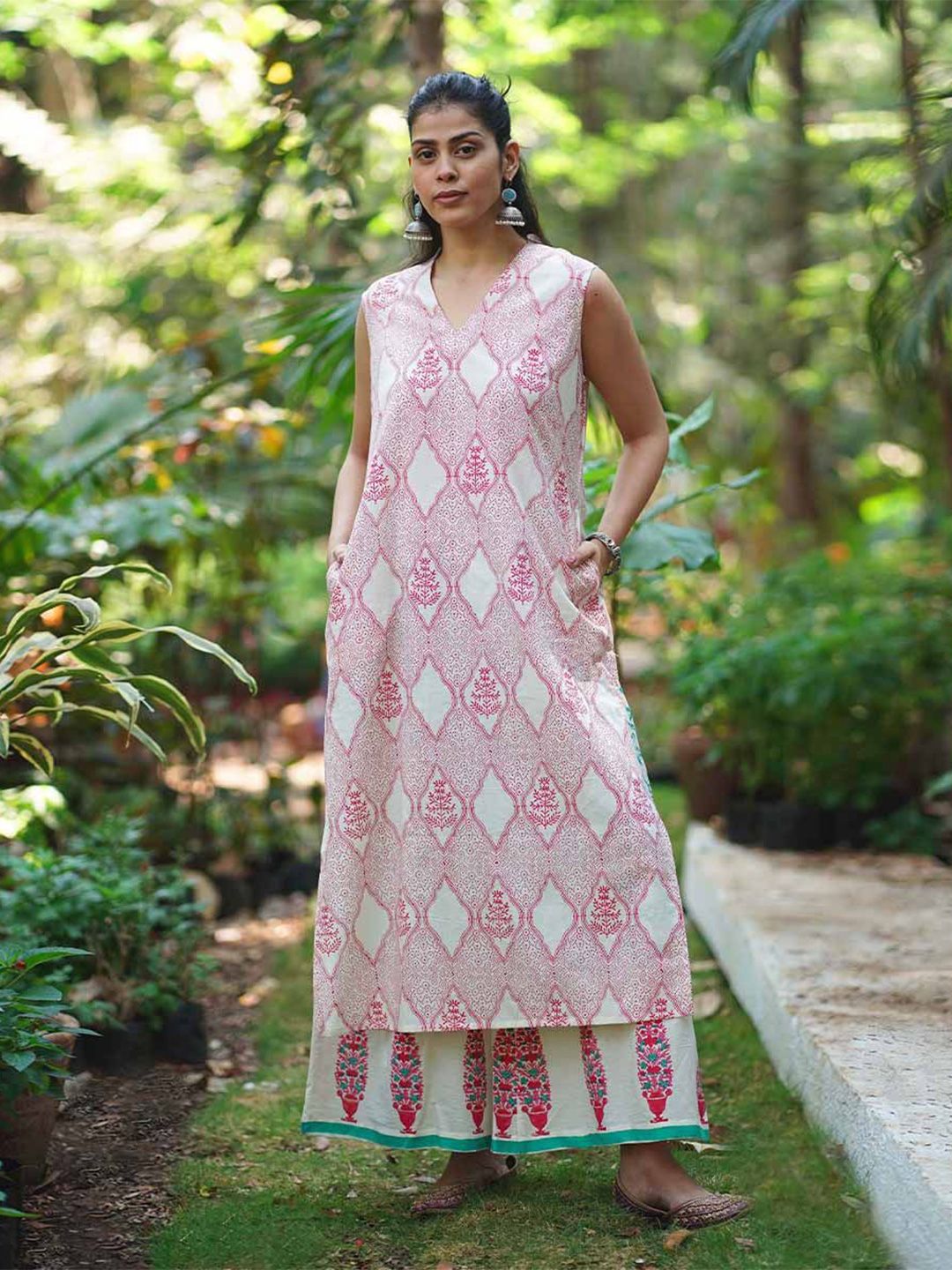Chidiyaa Women Ethnic Motifs Printed Daily Cotton Anarkali Kurtas