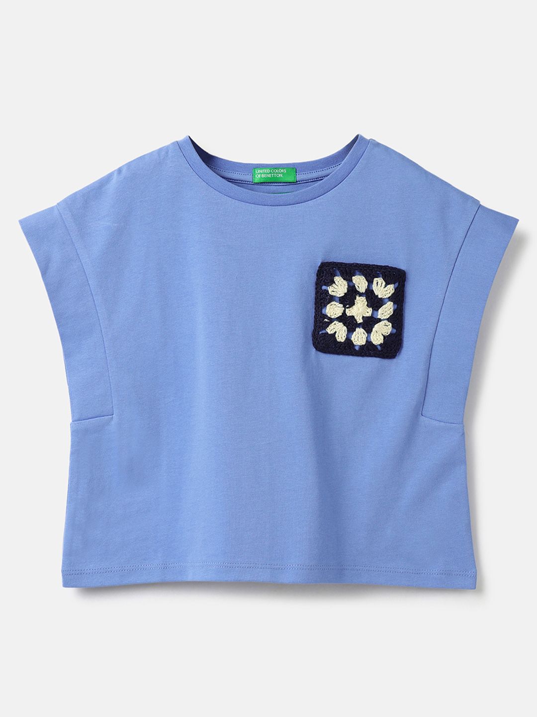 United Colors of Benetton Girls Solid Crochet Applique Pure Cotton Pockets Boxy T-shirt