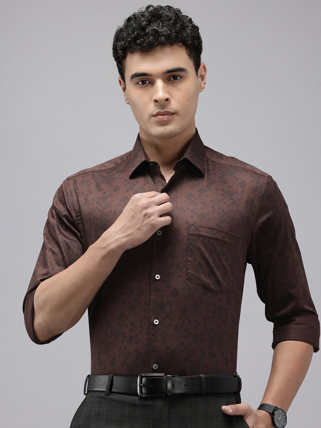 Arrow Pure Cotton Manhattan Slim Fit Geometric Printed Formal Shirt