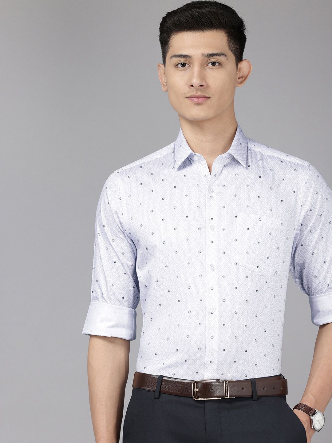 Arrow Pure Cotton Manhattan Slim Fit Geometric Printed Formal Shirt