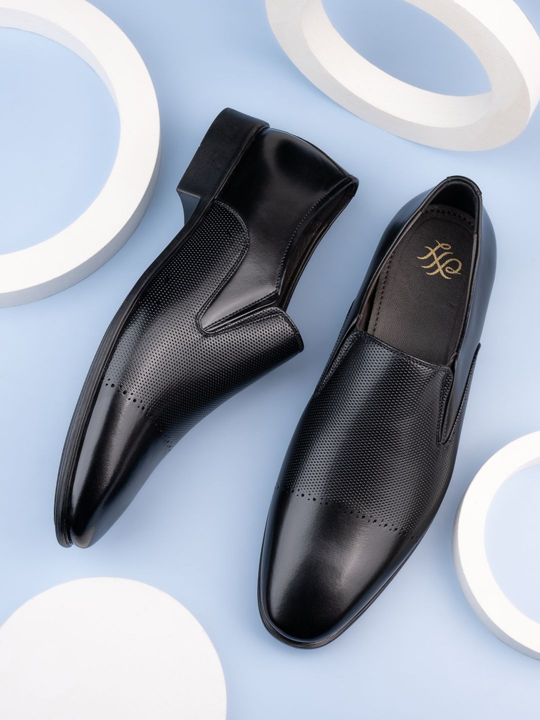 House of Pataudi Men Textured Formal Loafers
