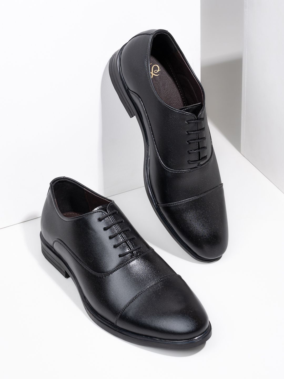 House of Pataudi Men Textured Formal Derbys