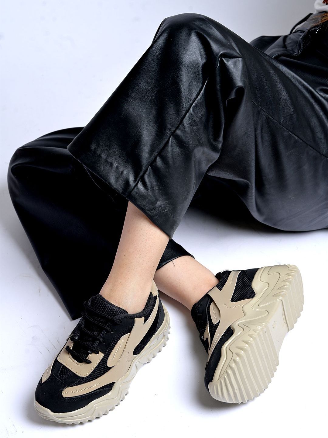 Shoetopia Women Colourblocked Lightweight Sneakers