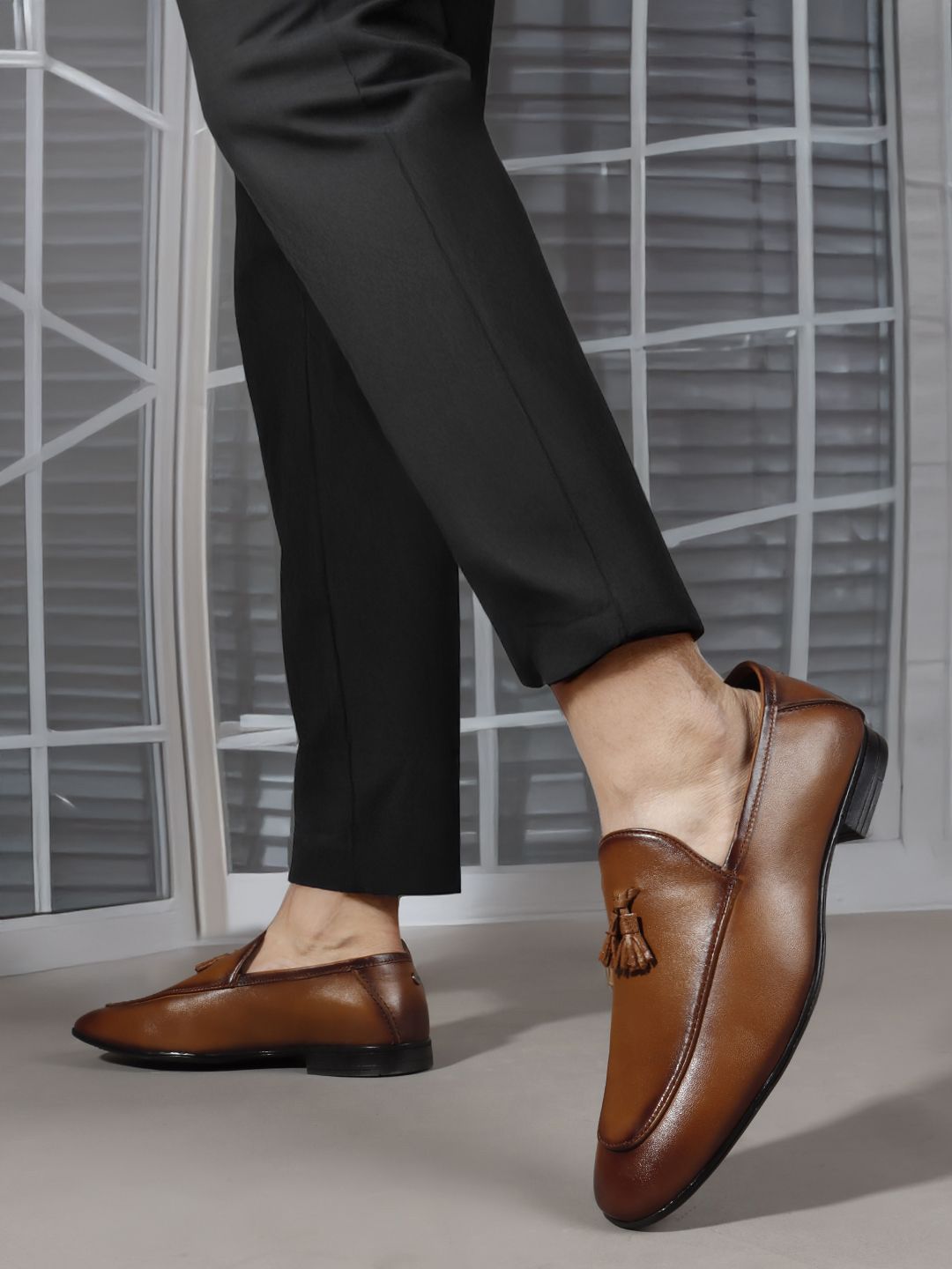 Carlton London Men Leather Loafers