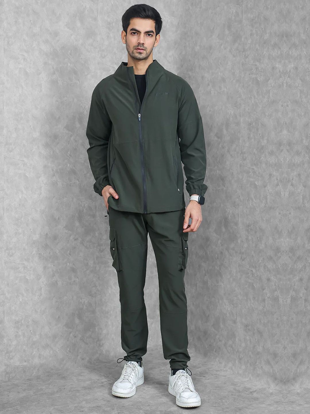 New Theory Windcheater And Water Resistant Running Sporty Jacket