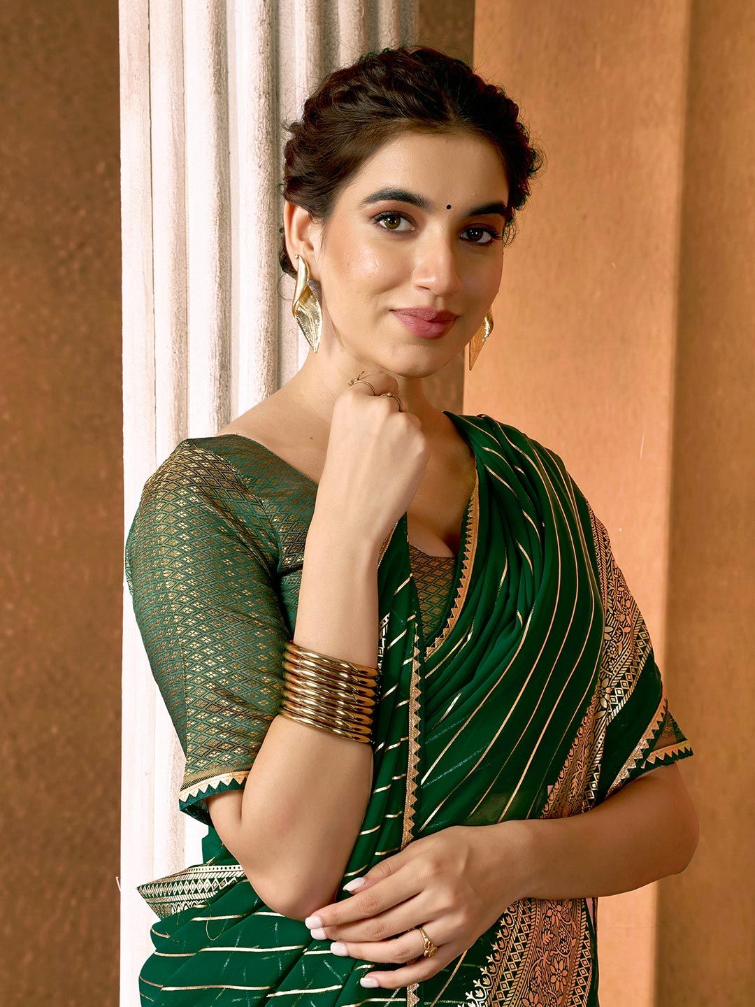 KALINI Women Striped Print Saree With Unstiched Blouse Piece