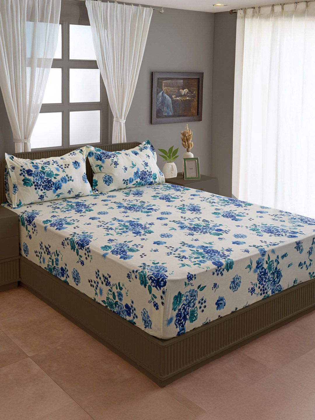 SWAYAM SWAYAM Cream Floral Cotton 160 TC Super King Bedsheet with 2 Pillow Covers-182 x 198 cm