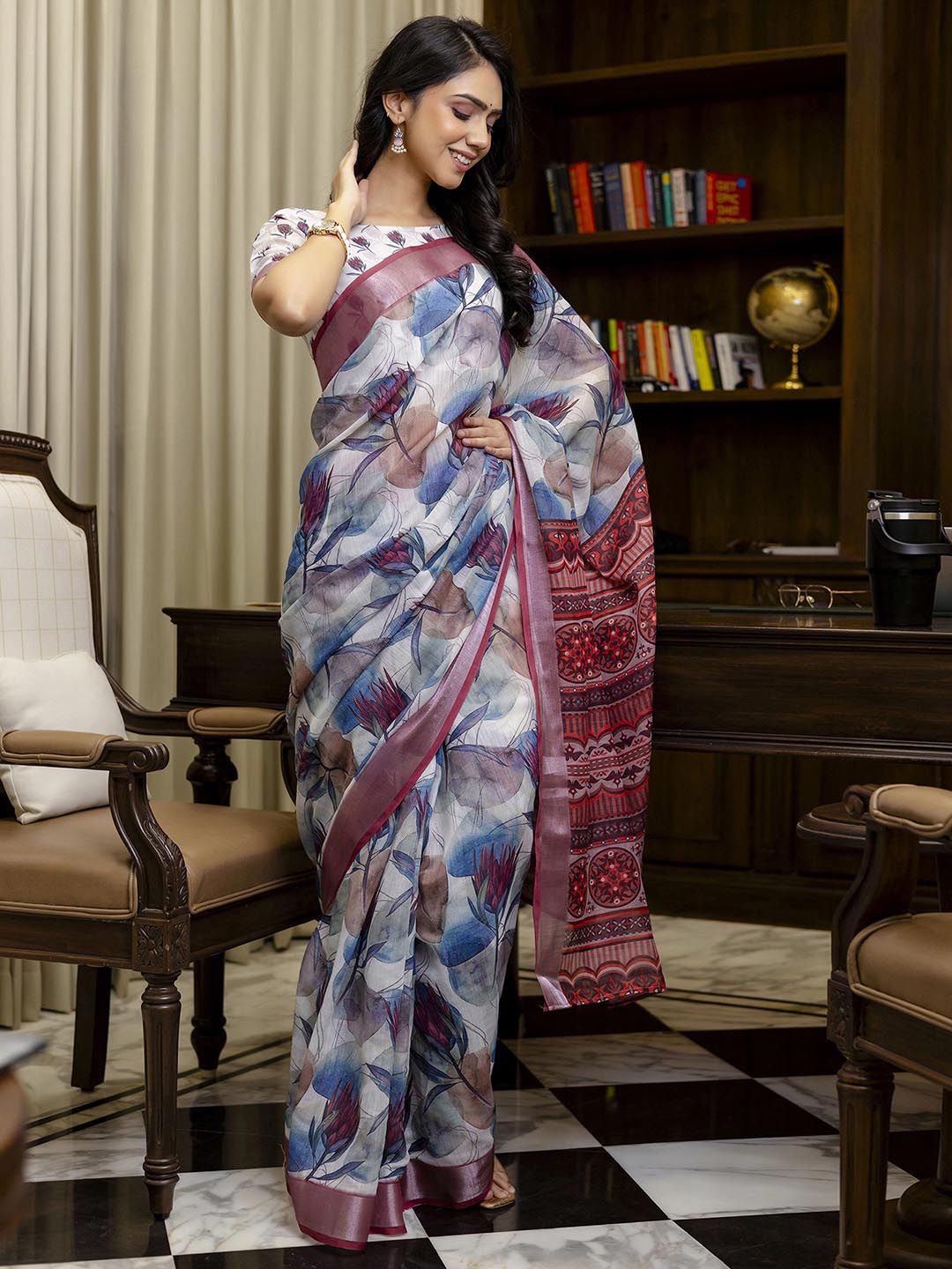 DIVASTRI Floral Zari Ready to Wear Saree