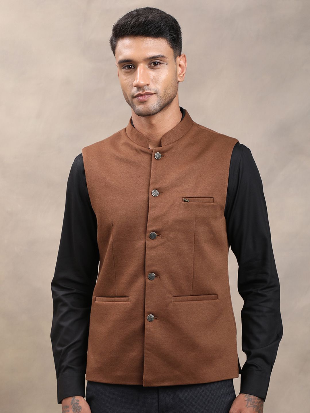 Turtle Sleeveless Knitted Nehru Jacket
