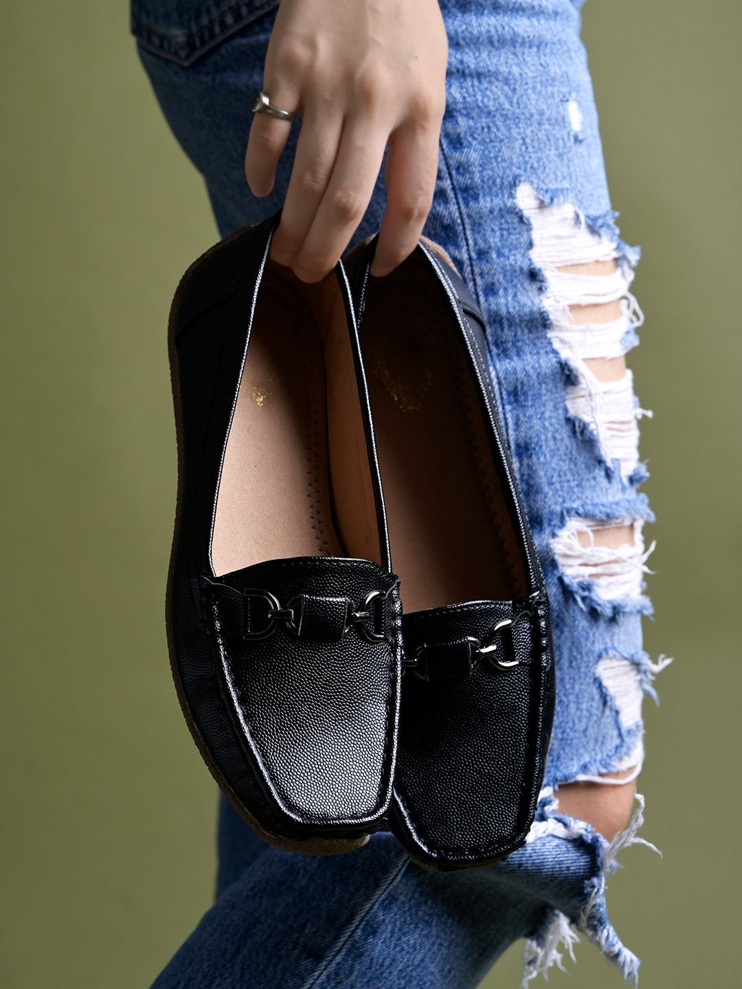 Stylestry Women Round Toe Loafers
