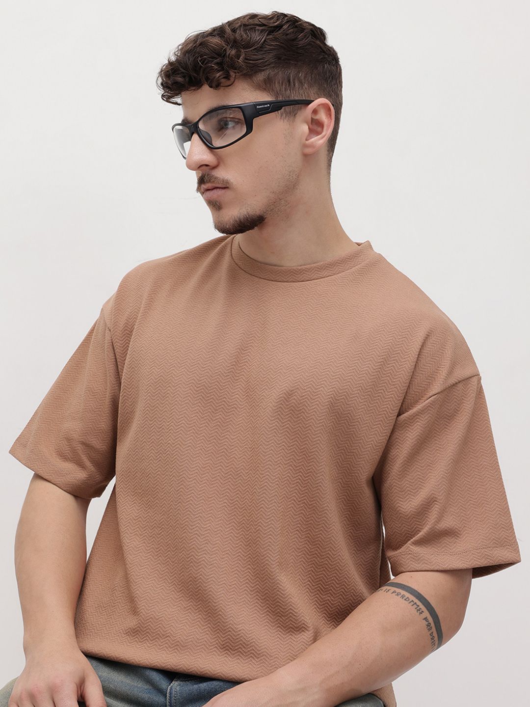 The Roadster Lifestyle Co. Solid Drop-Shoulder Sleeves Oversized T-shirt