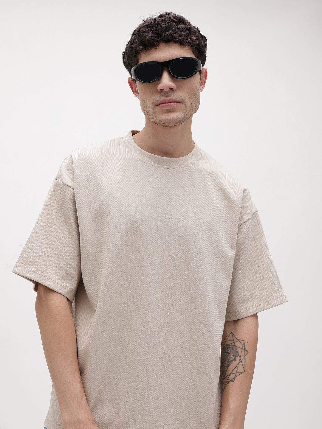 The Roadster Lifestyle Co. Solid Drop-Shoulder Sleeves Oversized T-shirt