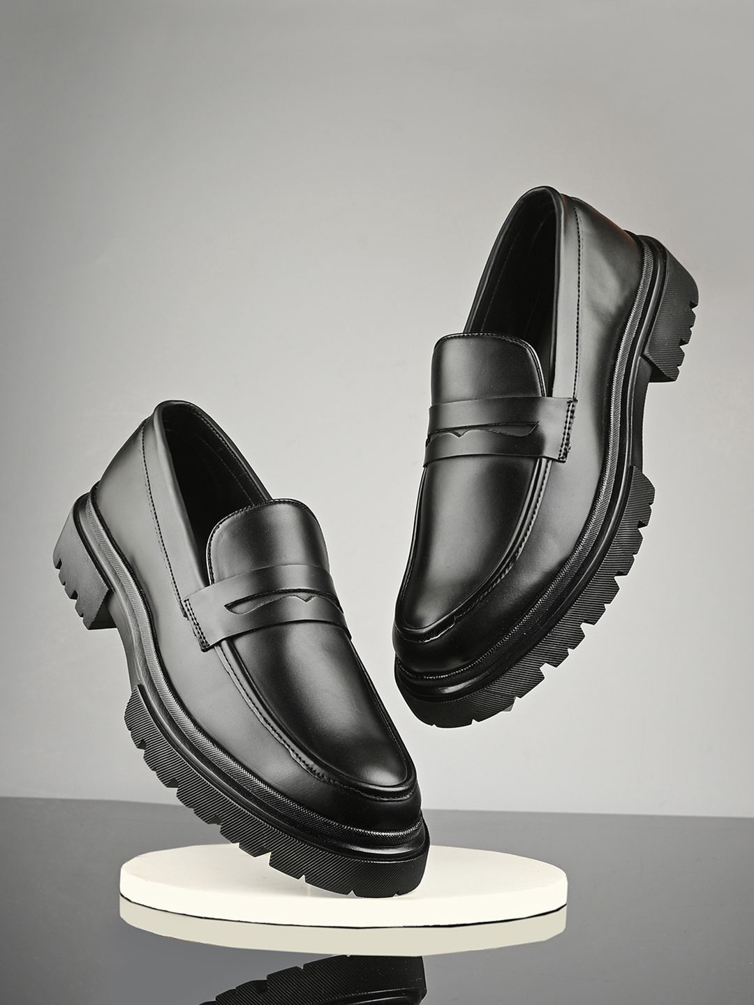 INVICTUS Men Leather Formal Loafers