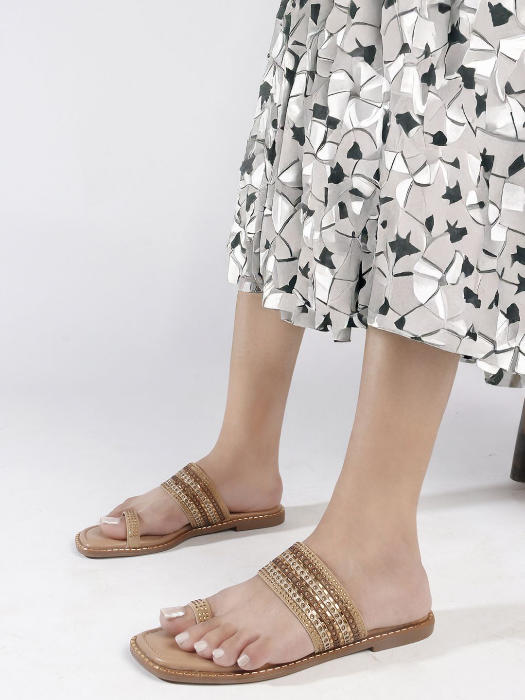 ELLE Women Embellished  One Toe Flats