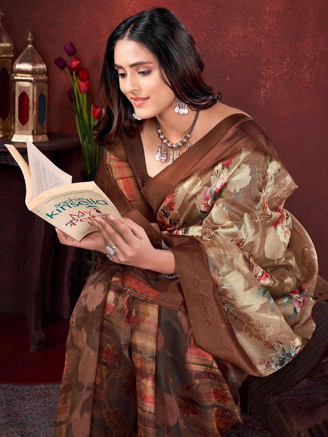 Satrani Floral Printed Saree With Blouse Piece
