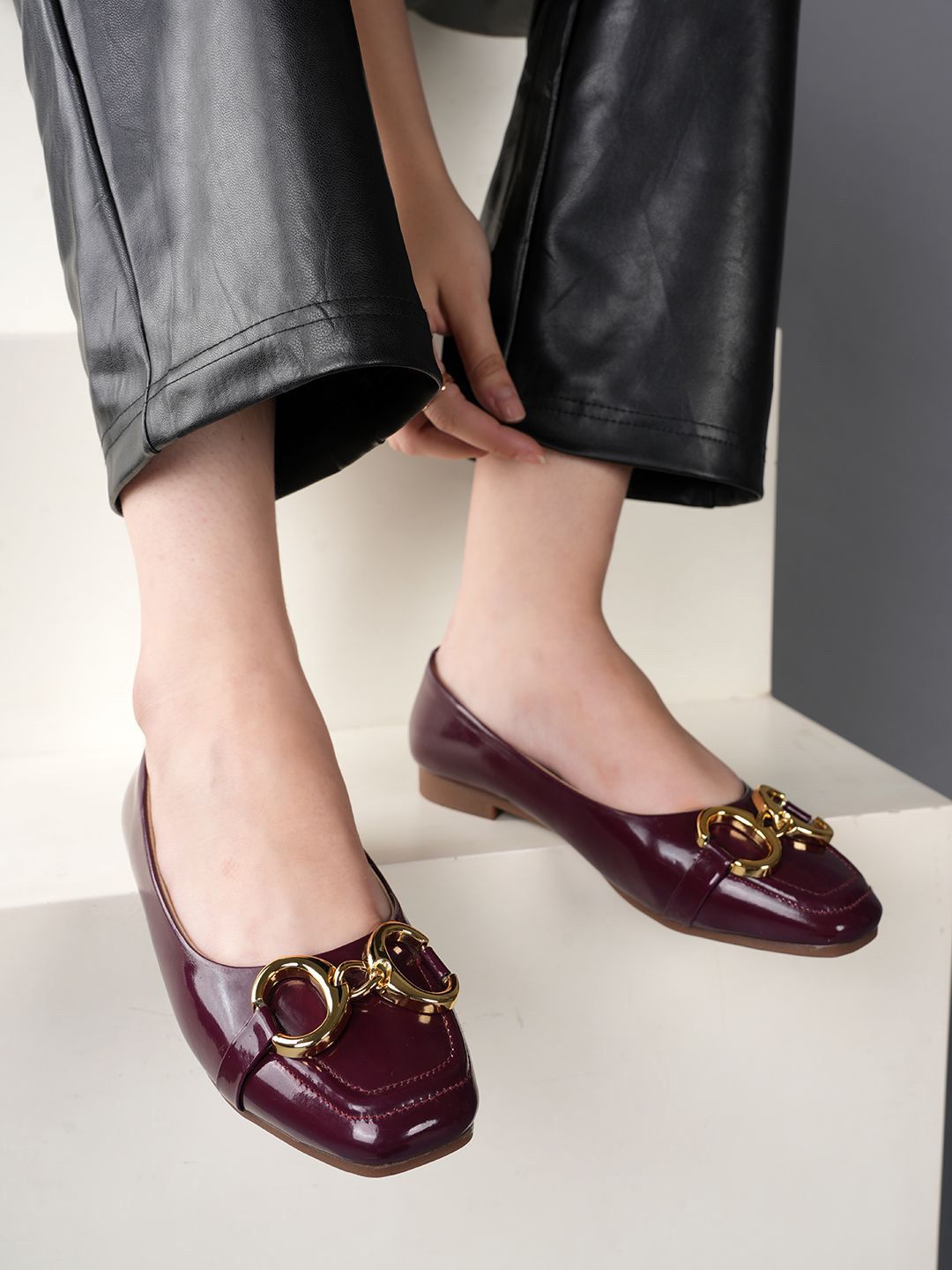 Lavie Lavie Women Embellished Ballerinas