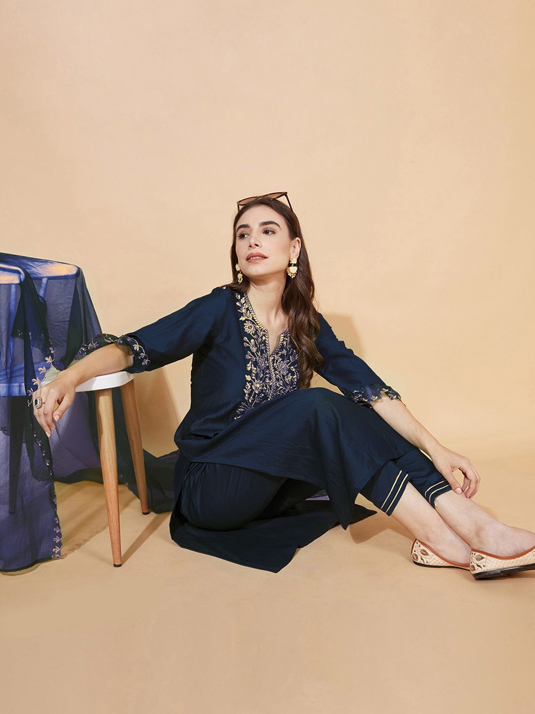 SKYLEE Women Floral Embroidered Kurta with Trousers & Dupatta
