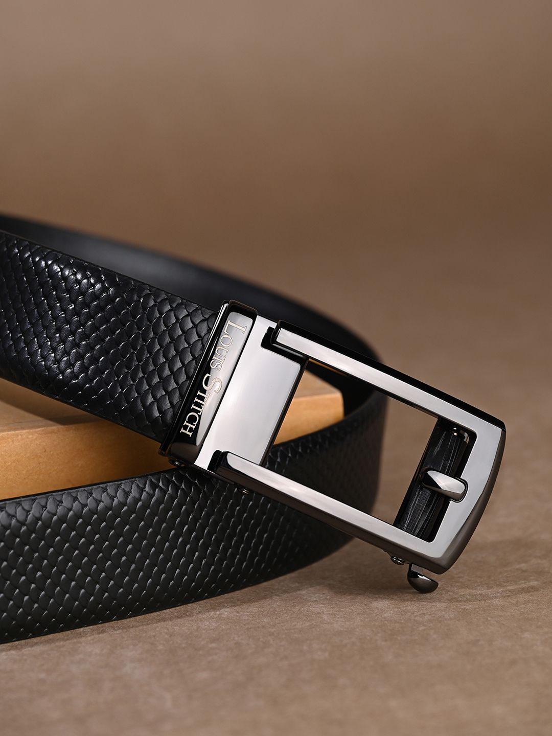 LOUIS STITCH Premium VT Leather Gunmetal Black Buckle Auto Lock Belt