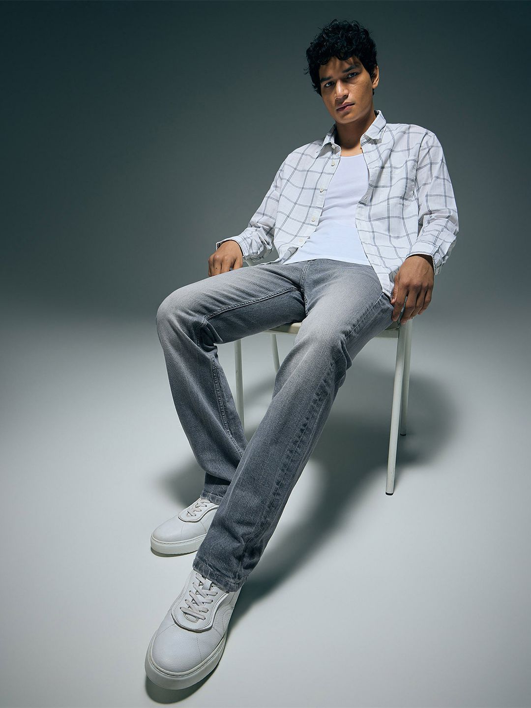 Flying Machine Men Straight Fit Mid-Rise Light Fade Stretchable Jeans