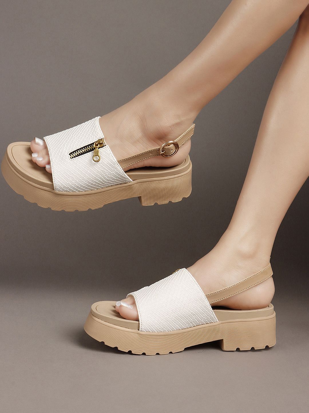 Carlton London Carlton London Textured Chunky Block Heel Sandals