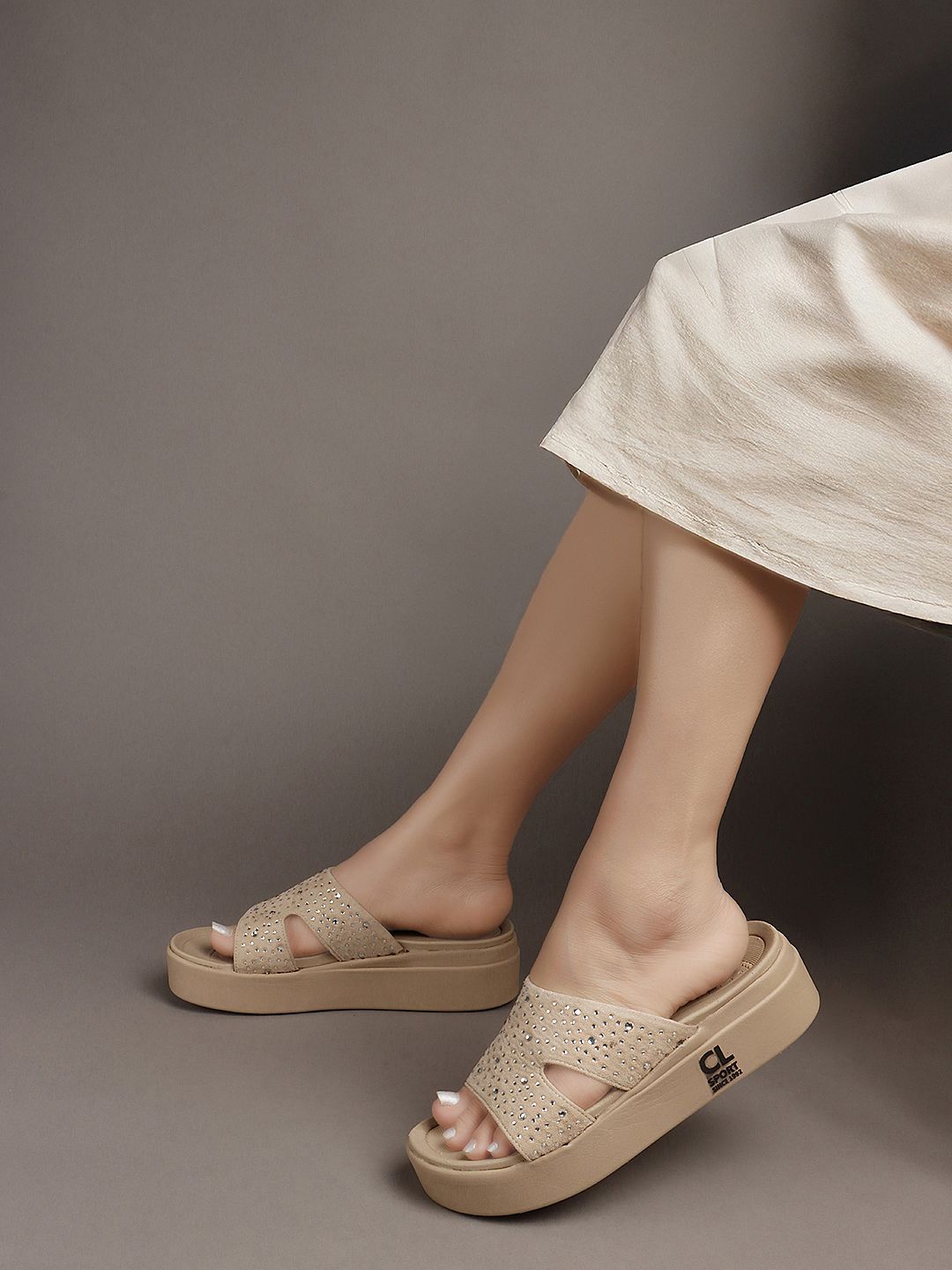 Carlton London Carlton London Women Embellished Comfort Heel Sandals