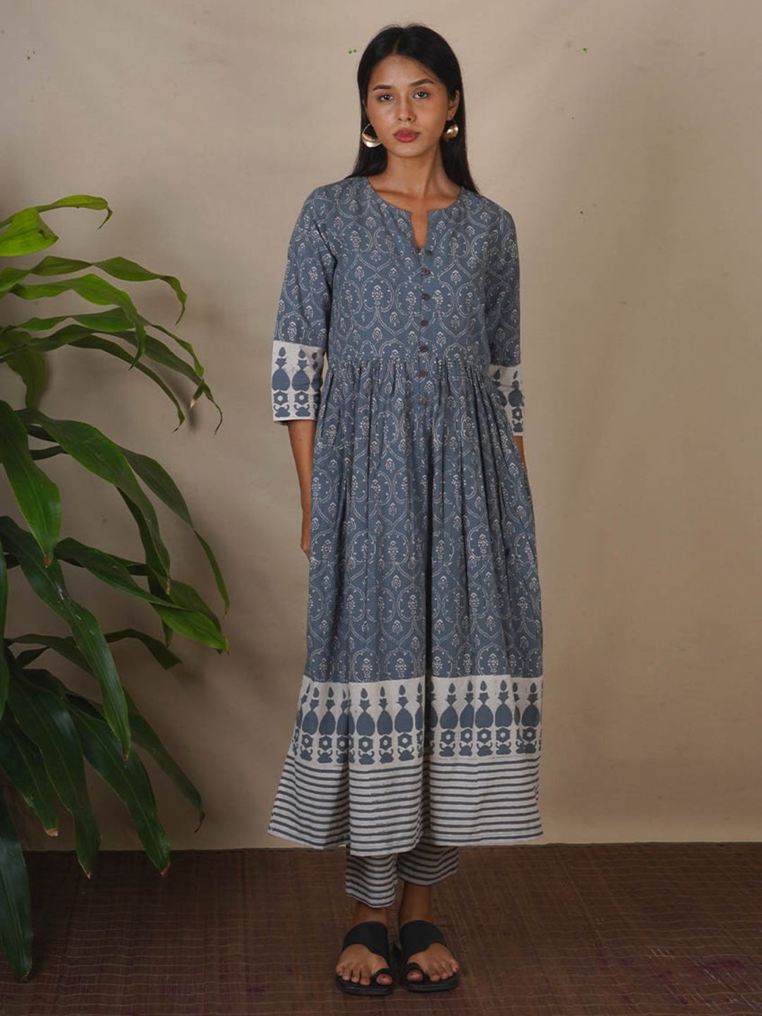 Chidiyaa Ethnic Motifs Printed Notch Neck Pure Cotton Kurta With Trousers