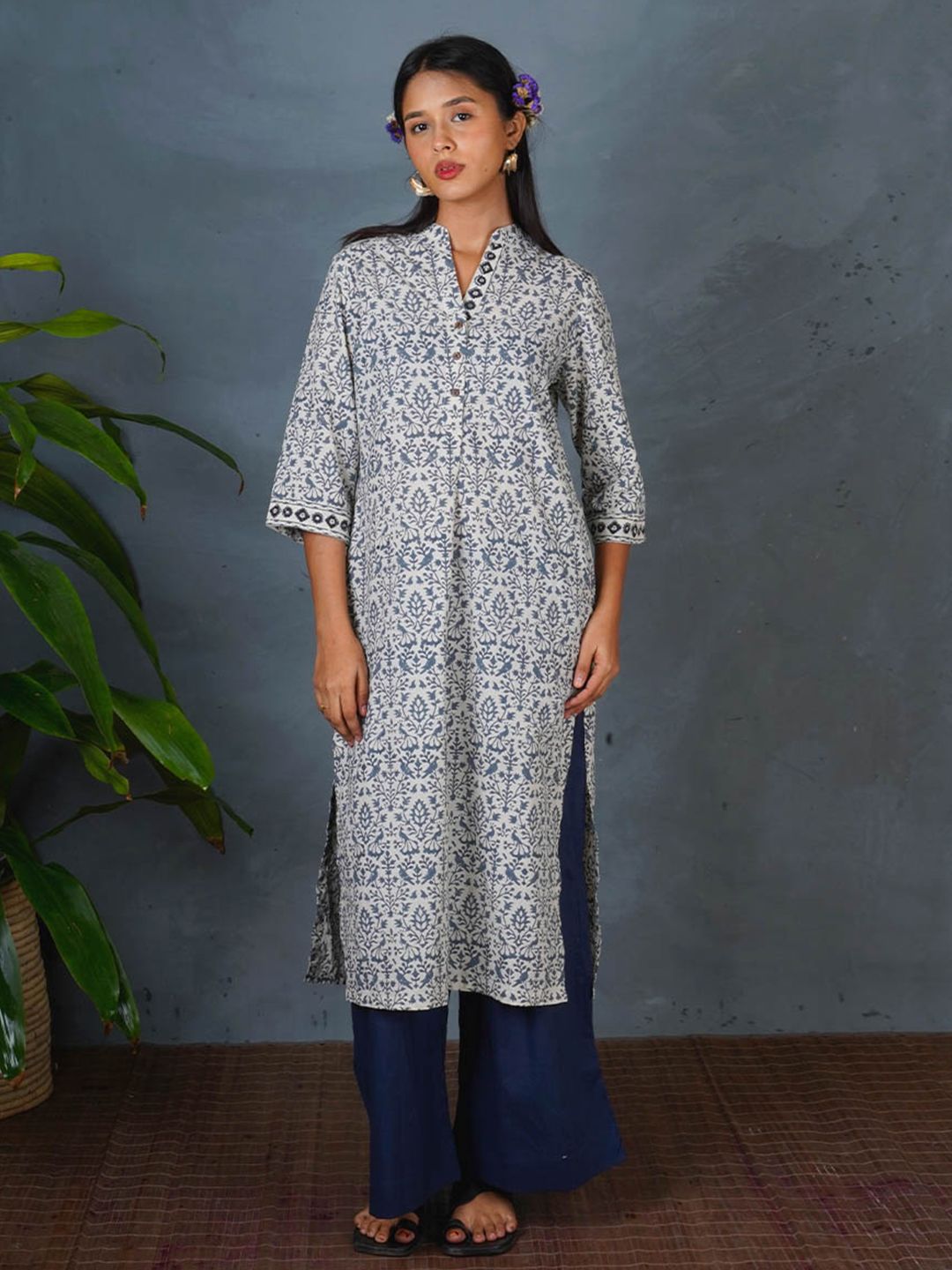 Chidiyaa Women Floral Printed Casual Cotton Straight Kurta