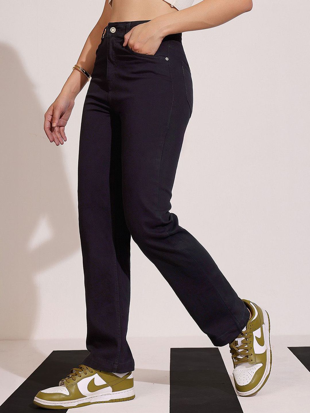 DOLCE CRUDO Women Straight Fit High-Rise Stretchable Jeans