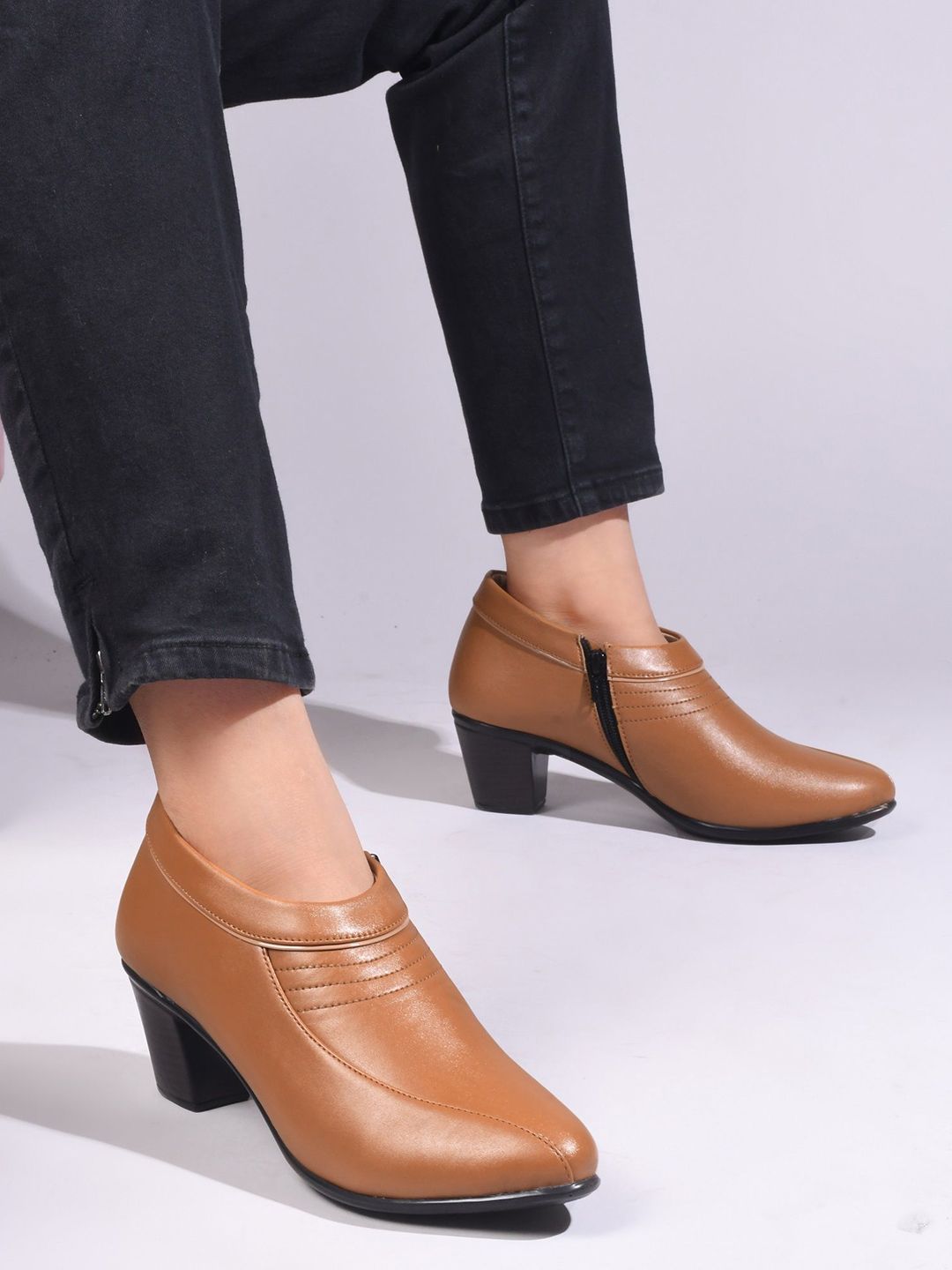 TRYME Women Round-Toe Block-Heeled Regular Boots