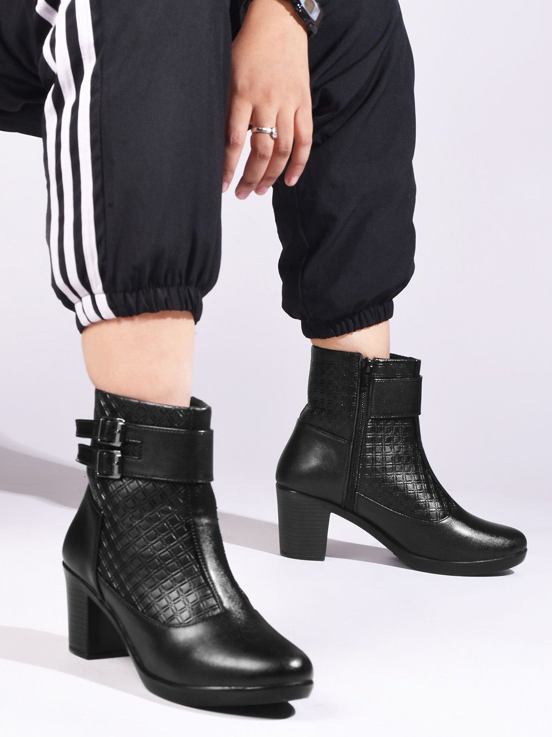 TRYME Women Round-Toe Block-Heeled Regular Boots