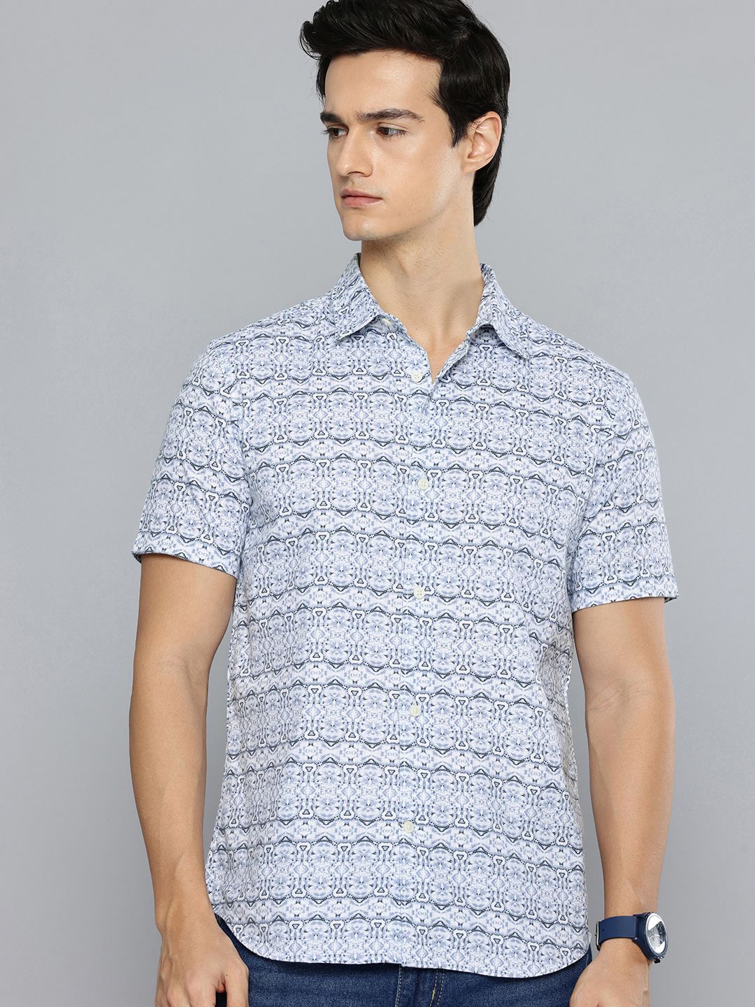 Flying Machine Slim Fit Abstract Printed Pure Cotton Casual Shirt