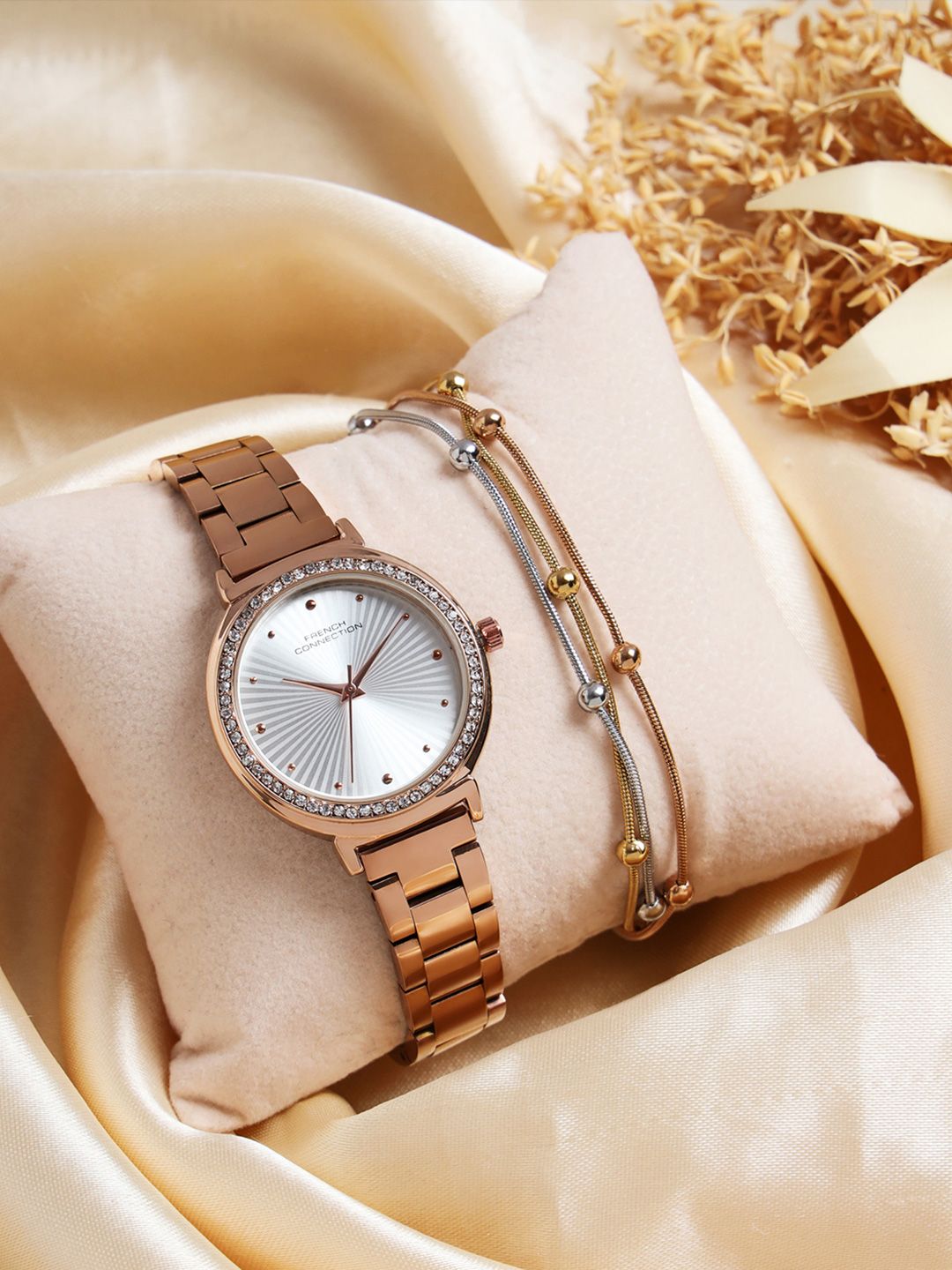 French Connection French Connection Solavie Women Textured Silver Round Dial Watch With Bracelet Gift Set