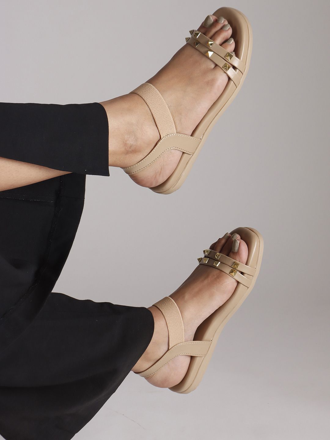 DressBerry Women Embellished Open Toe Party Flats