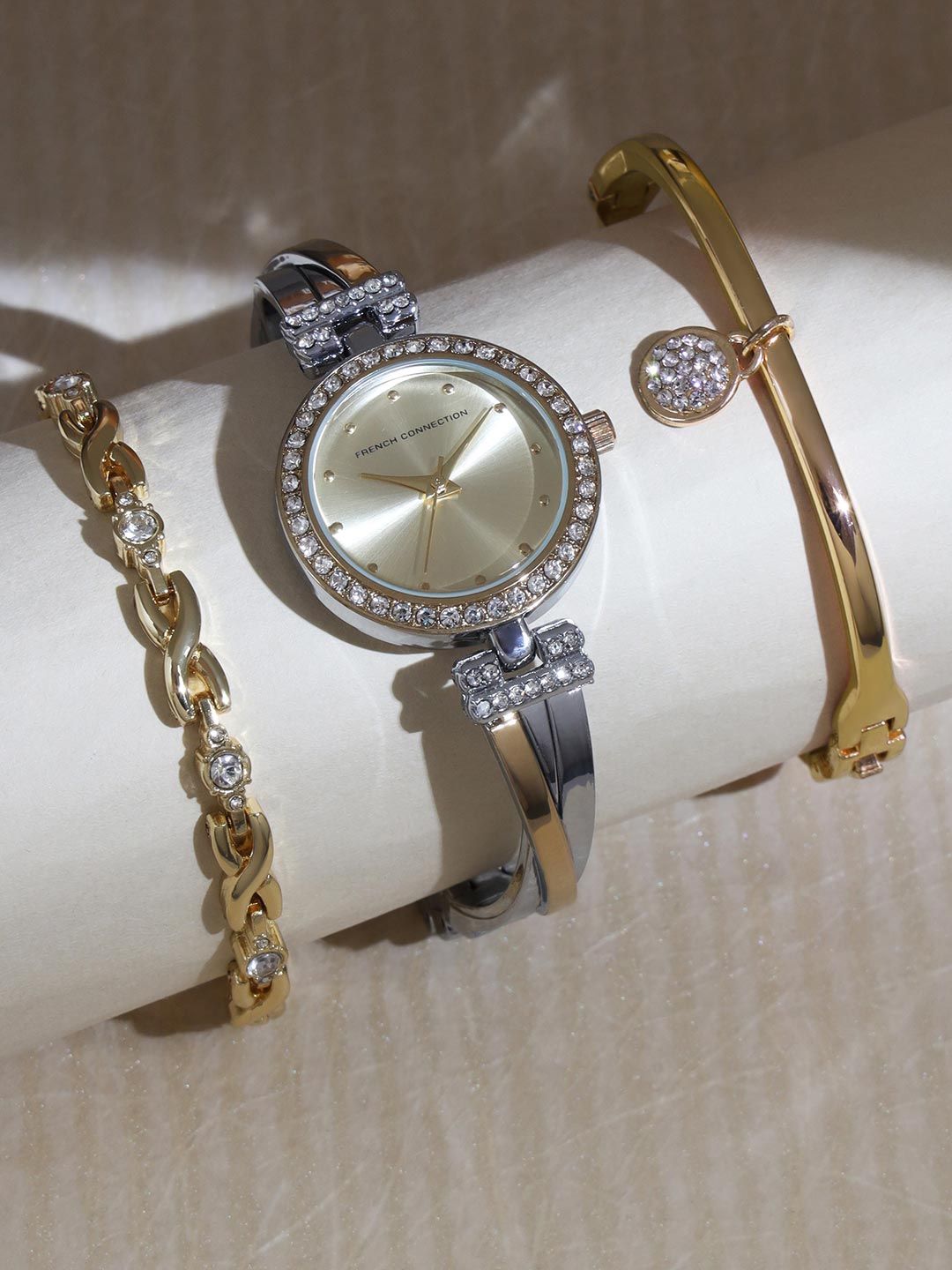 French Connection French Connection Women Round Dial Analogue Watch Gift Set FCS11TM