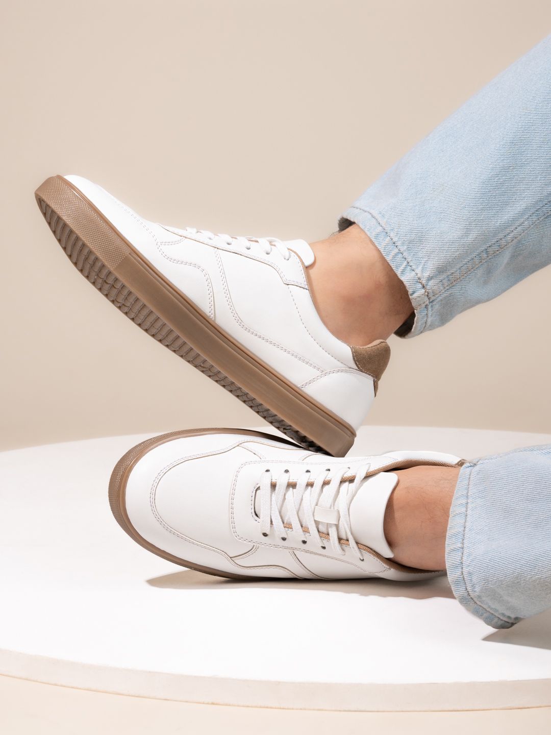 The Roadster Lifestyle Co. Men Lace-Ups Round Toe Sneakers