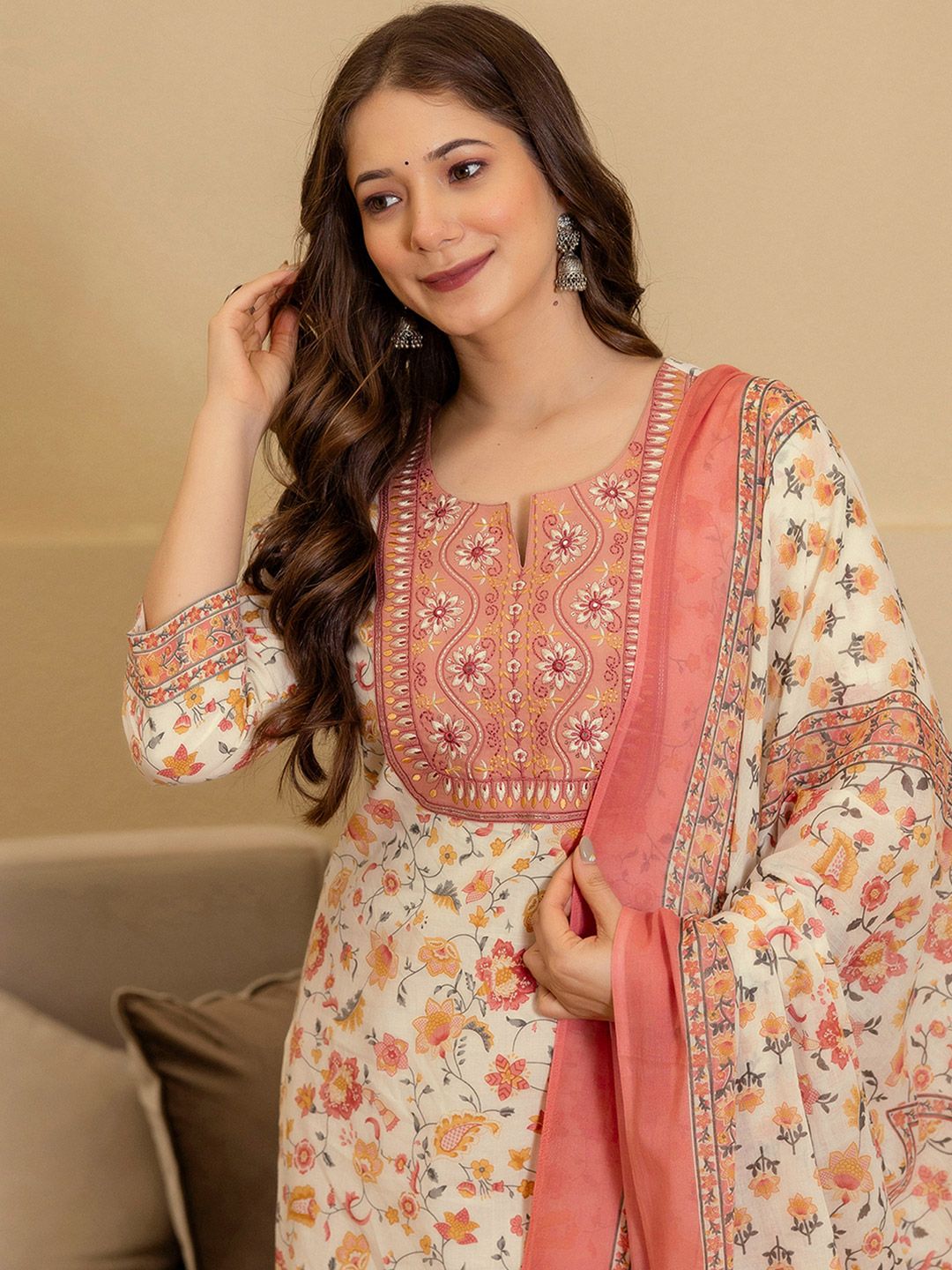 SKYLEE Women Floral Printed Kurta with Trousers & Dupatta