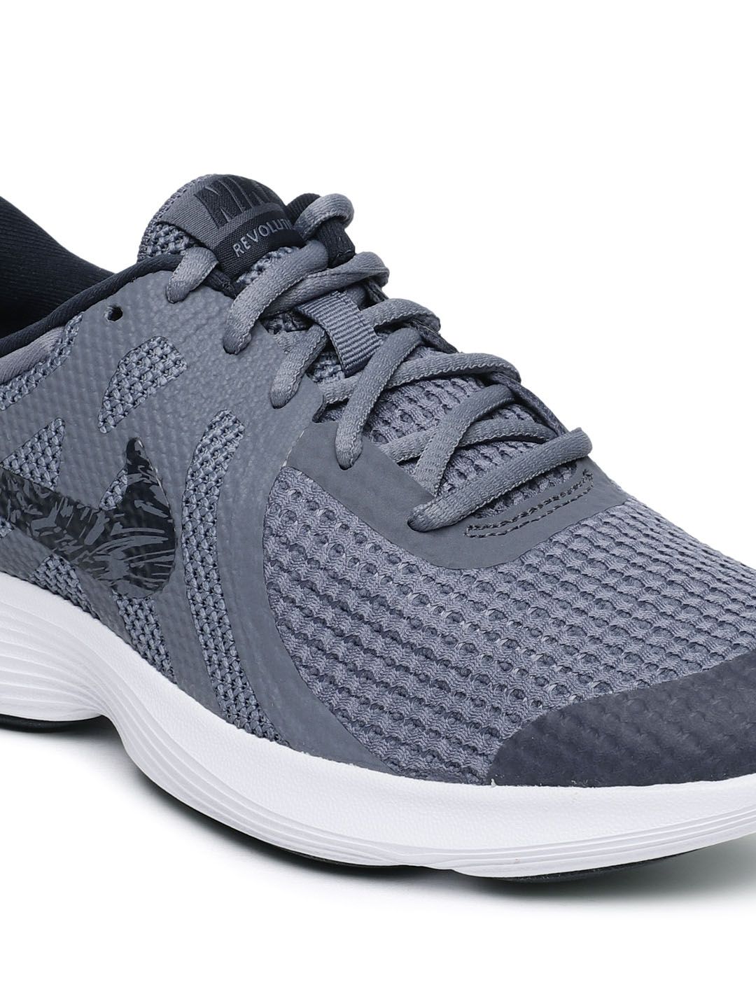 youth nike revolution 4