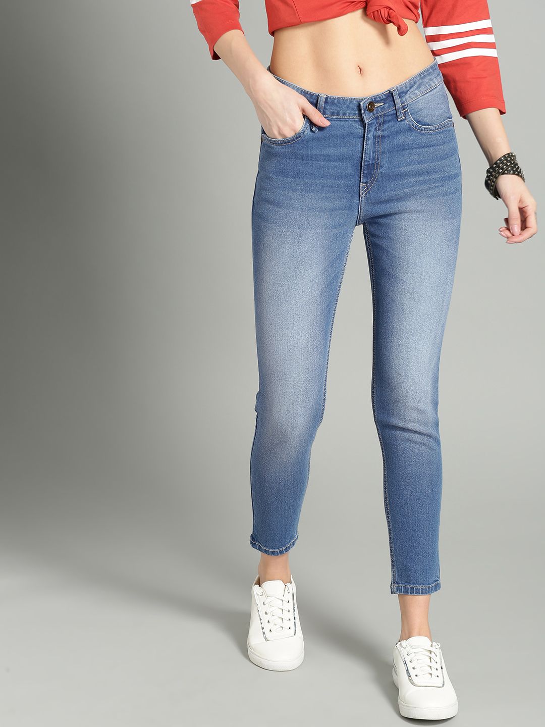 Roadster Women Blue Skinny Fit Mid-Rise Clean Look Stretchable Cropped Jeans Price in India