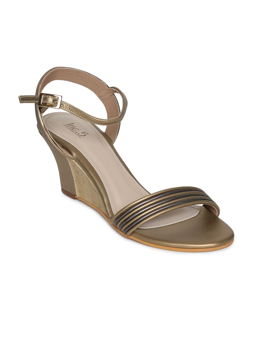 Footwear on a wedge Footwear on a wedge
