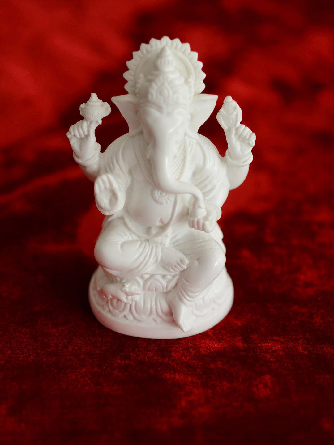 eCraftIndia White Polyresin Pure White Chaturbhuj Lord Ganesha Price in India