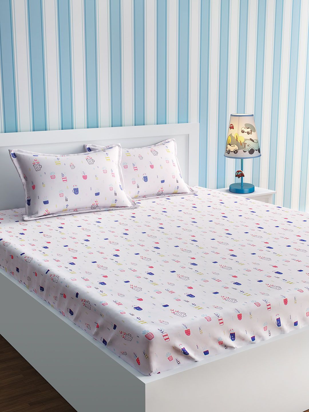 Urban Dream Off White Pink 210 Tc Cotton 1 Queen Bedsheet With 2 Pillow Covers