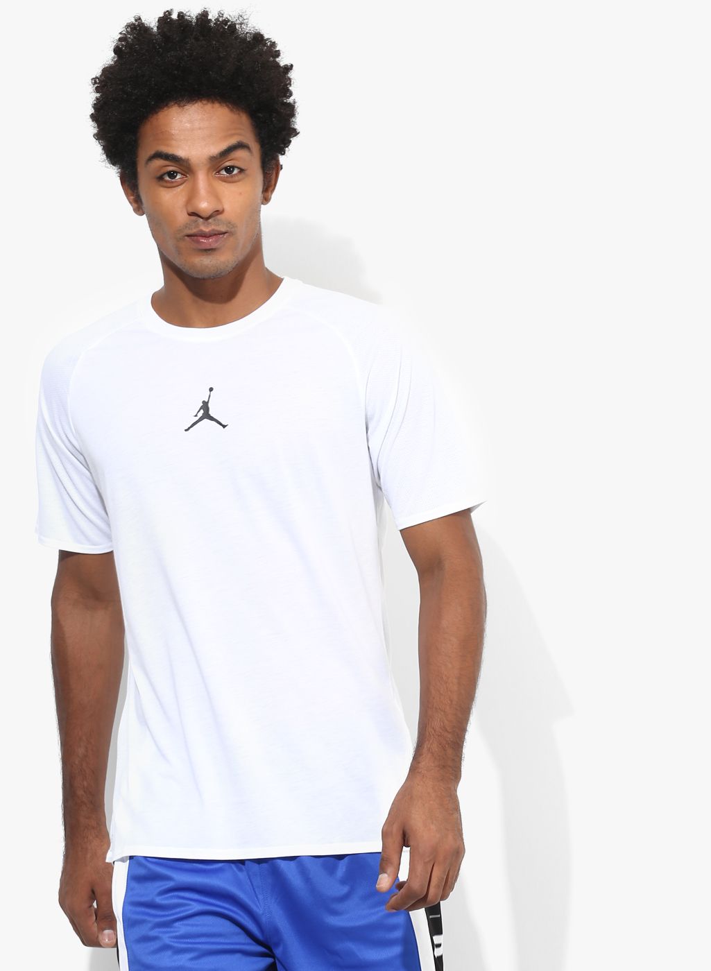 Nike White Solid Regular Fit Round Neck T-Shirt