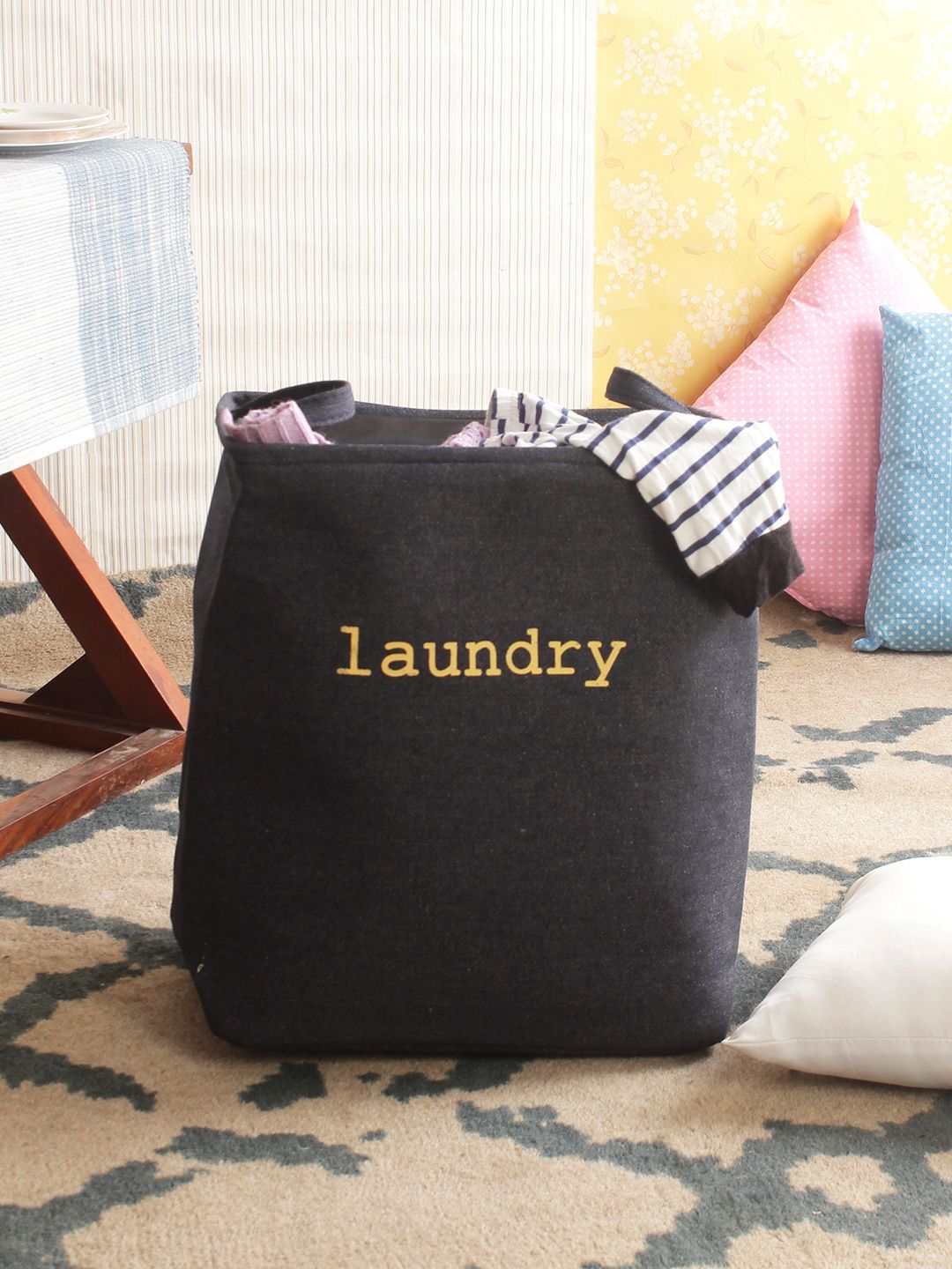 Cortina Unisex Black Printed Foldable Laundry Bag