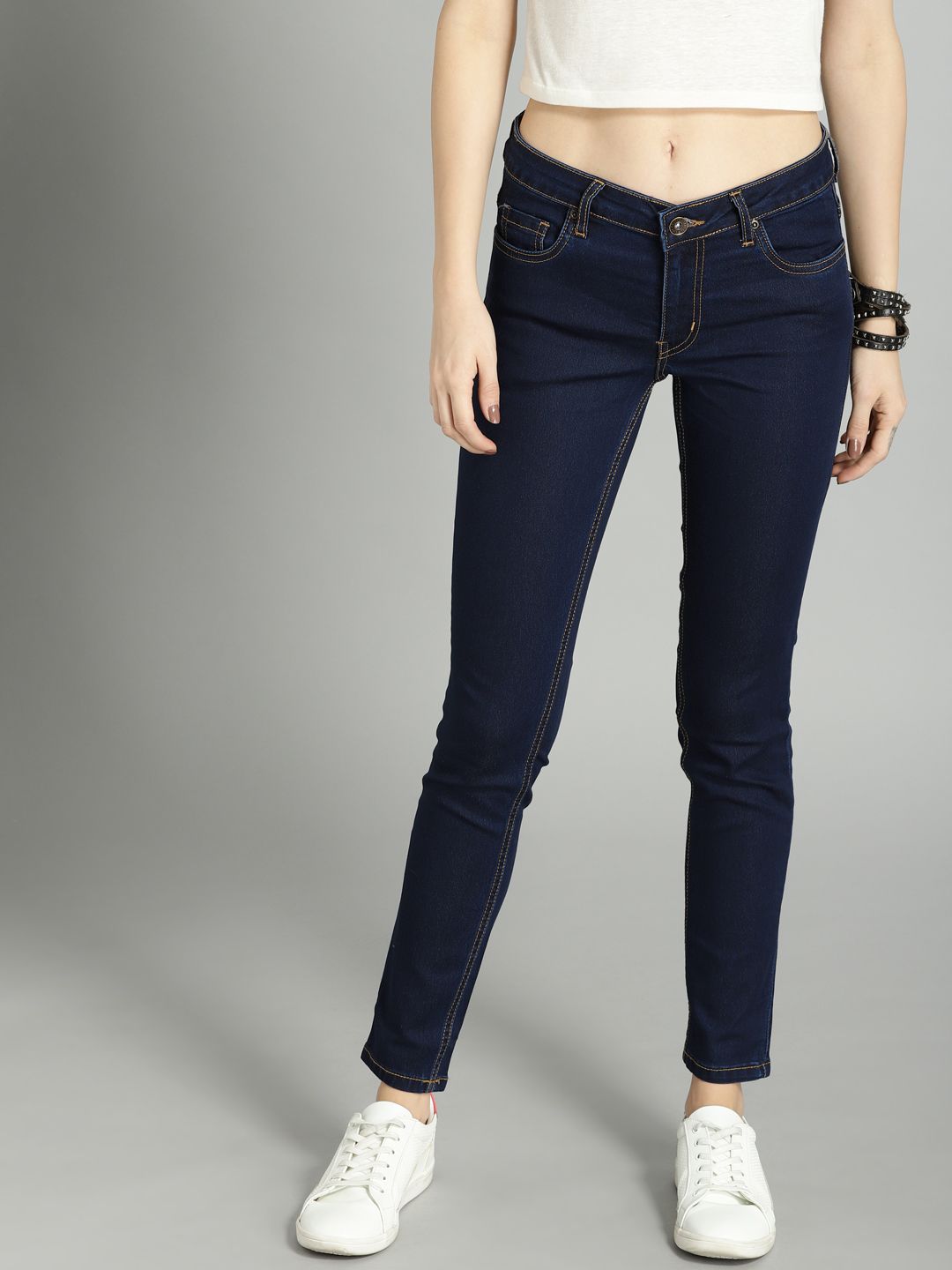 Roadster Women Navy Skinny Fit Mid-Rise Clean Look Stretchable Cropped Jeans Price in India