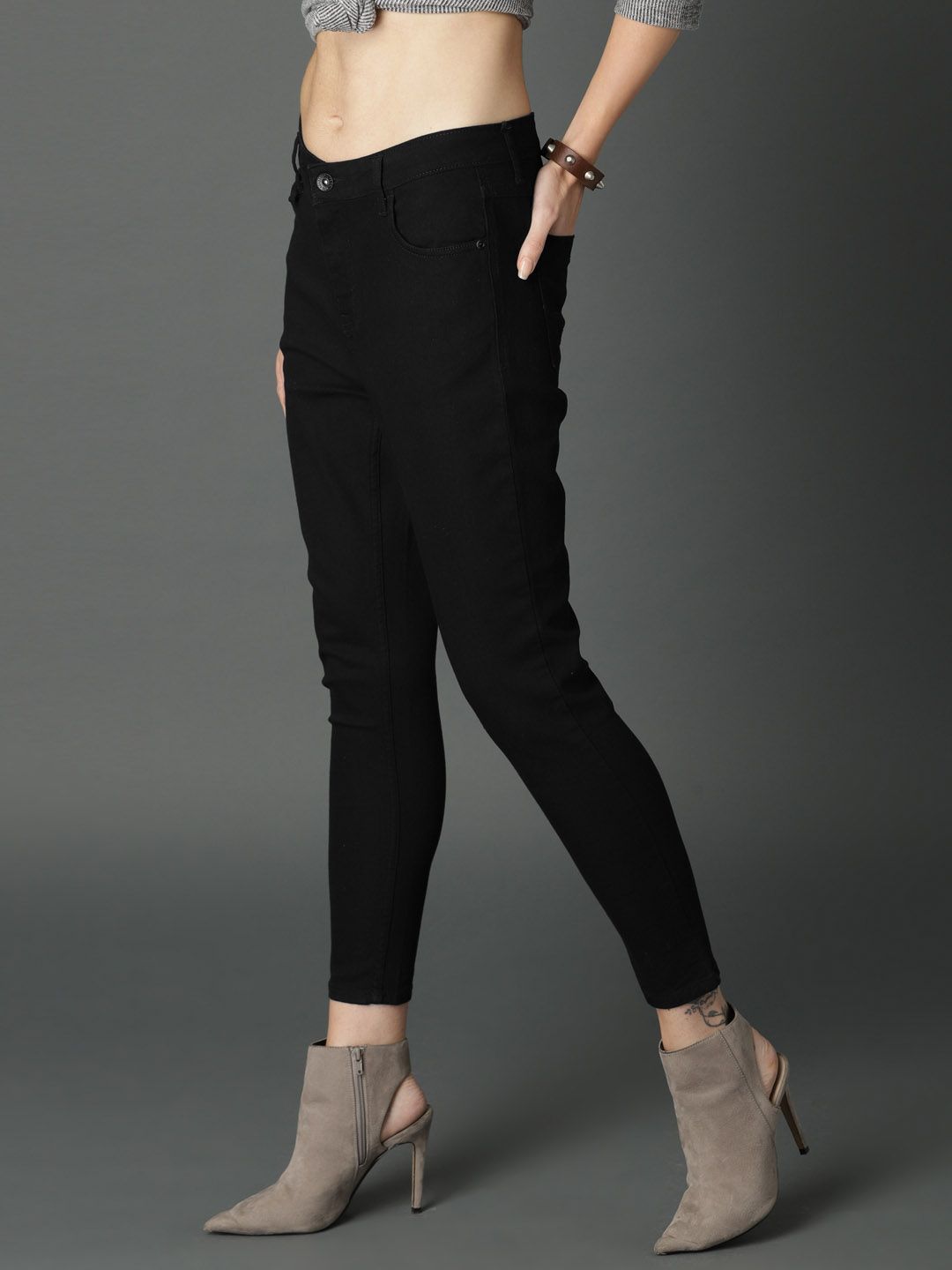 Roadster Women Black Skinny Fit High-Rise Clean Look Stretchable Cropped Jeans Price in India