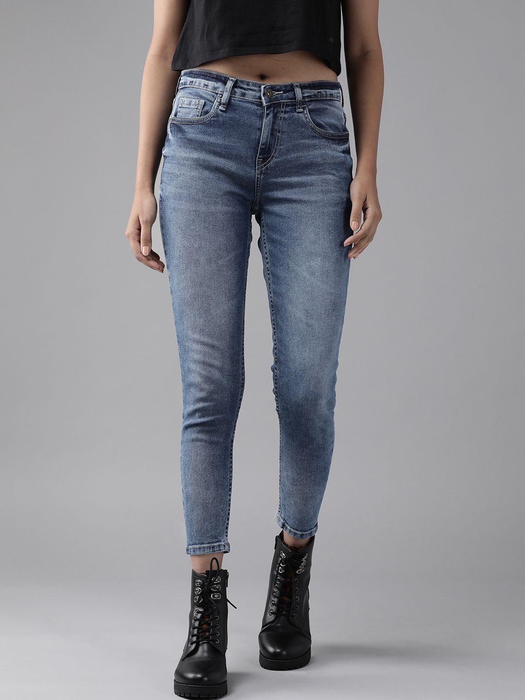 Roadster Women Blue Skinny Fit Mid-Rise Clean Look Stretchable Cropped Jeans Price in India