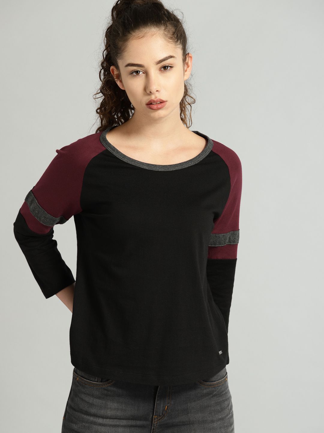 Roadster Women Black Solid T-shirt