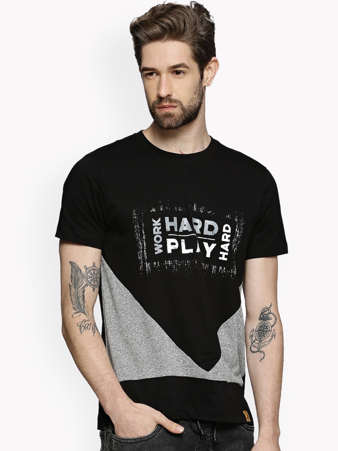 CAHOOT Men Black Colourblocked Round Neck T-shirt