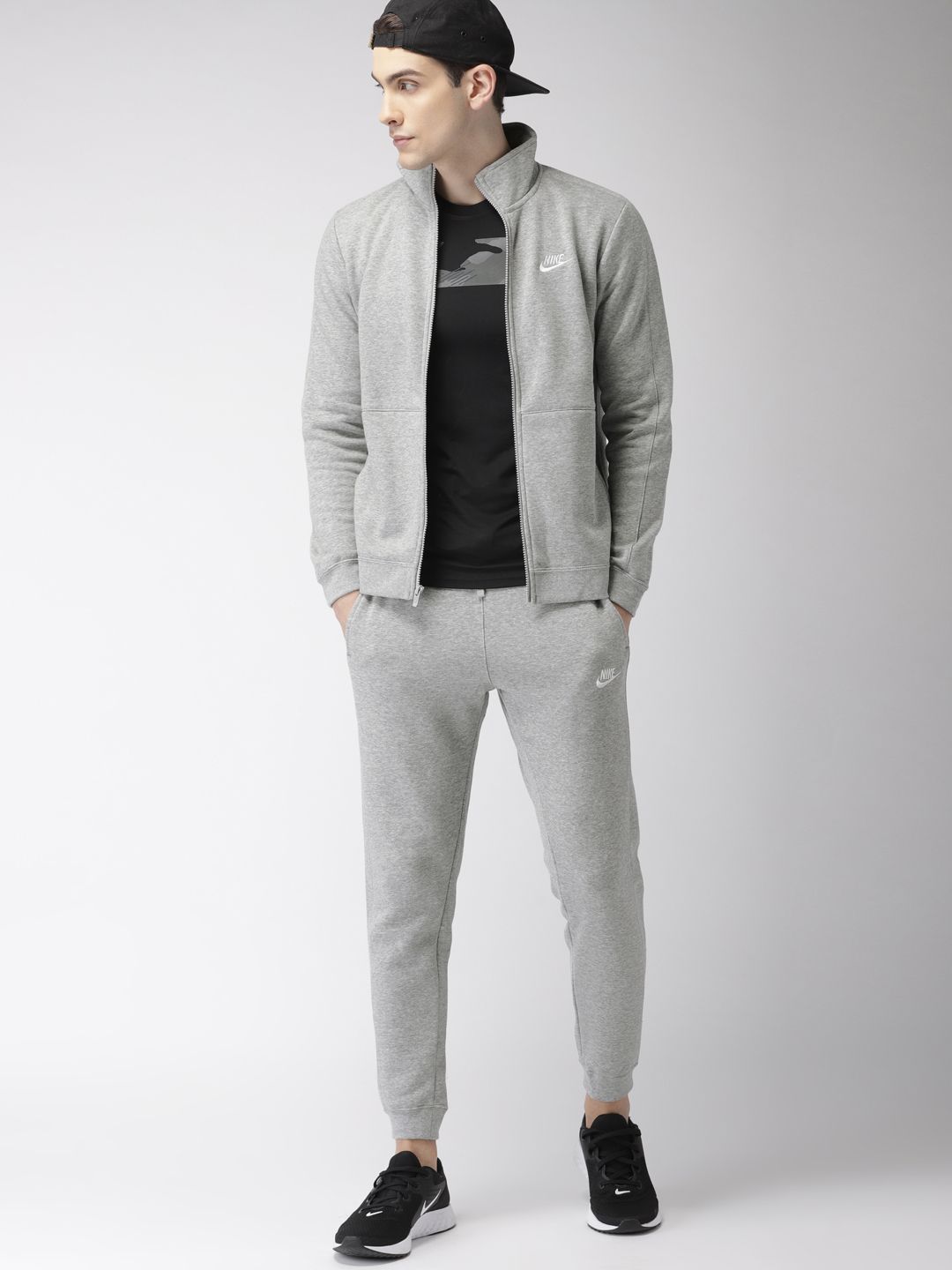 nike joggers myntra