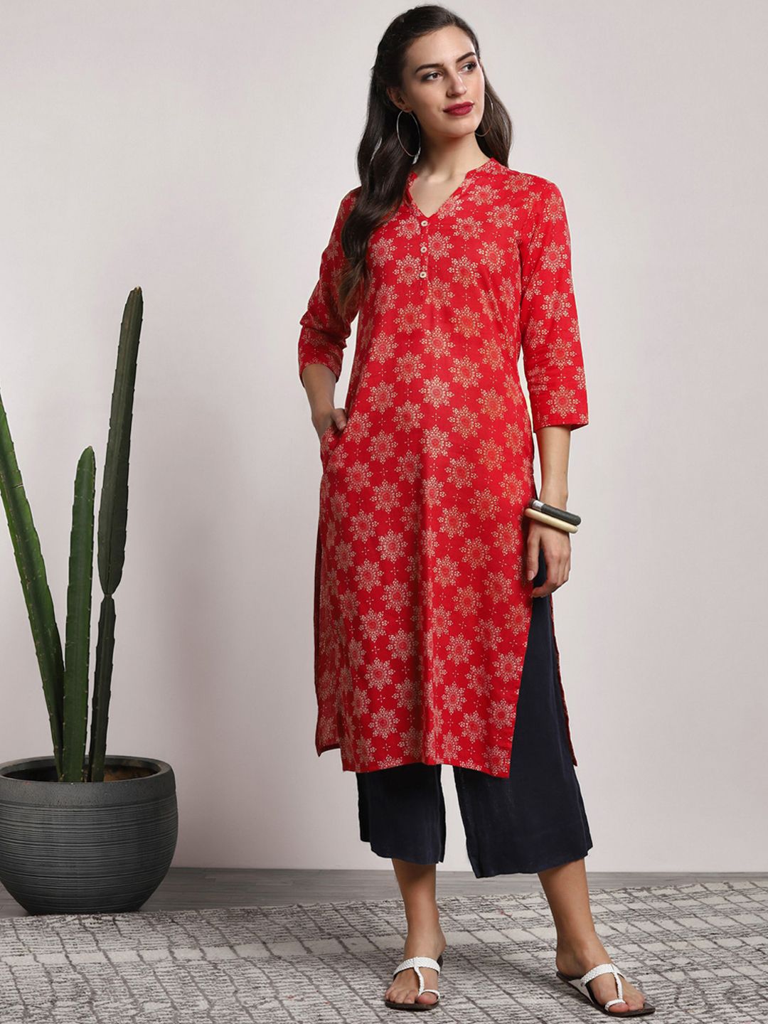 Sangria Women Red & Orange Printed Straight Fit Kurta Price in India